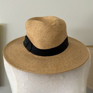 Scala straw hat no tags but new